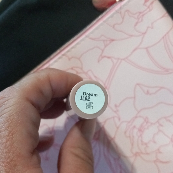 Bundle of pink ispy bag and pink lips color called Dream - Picture 2 of 5